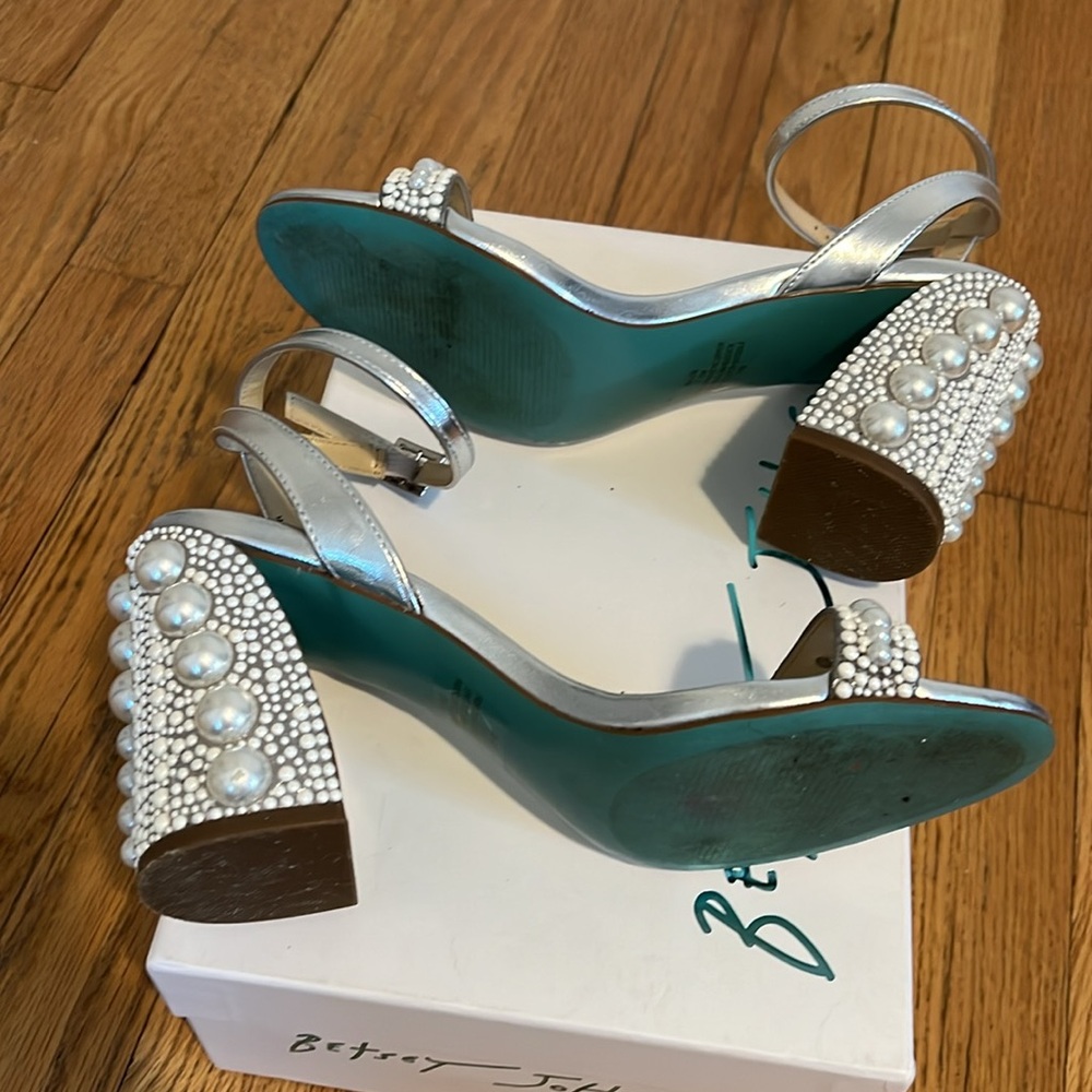 Betsey Johnson heels 7.5 - Picture 10 of 11
